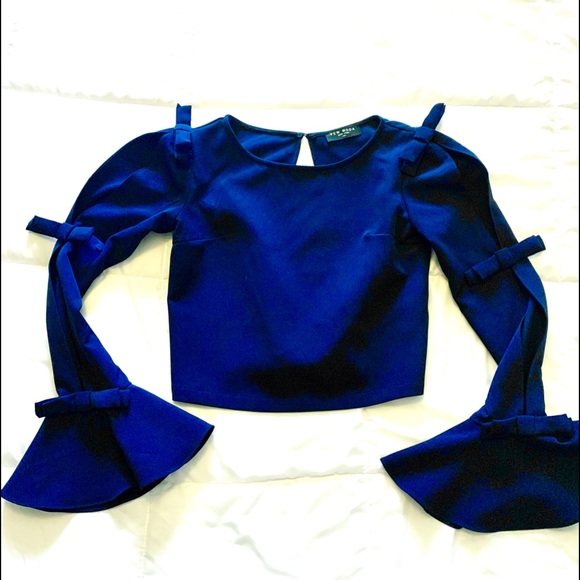 Few Moda Backless Blouse with Bow Accents - Picture 4 of 7